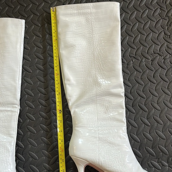 Knee High Faux Patent Leather Alligator boots - Picture 5 of 6